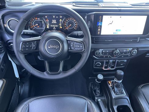 New 2025 Jeep Gladiator Sport image 22