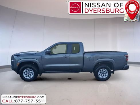 Used 2024 Nissan Frontier SV image 6