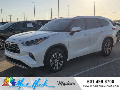 Used 2022 Toyota Highlander XLE