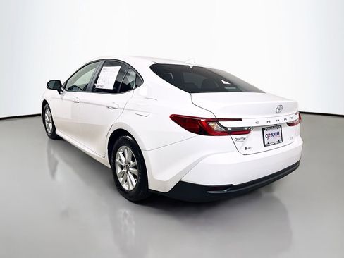 Used 2025 Toyota Camry LE FWD image 5