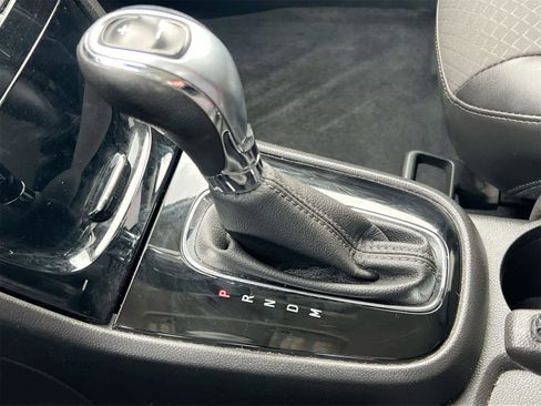 Used 2018 Buick Encore Preferred image 32