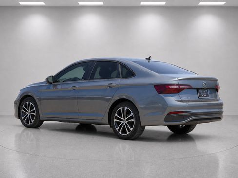 Used 2024 Volkswagen Jetta Sport FWD image 5