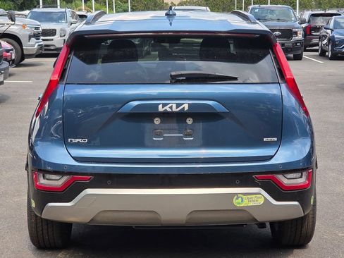 Used 2023 Kia Niro SX Touring FWD image 5