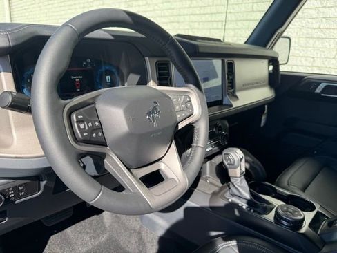 New 2025 Ford Bronco Outer Banks w/ Sasquatch Package AWD/4WD image 30