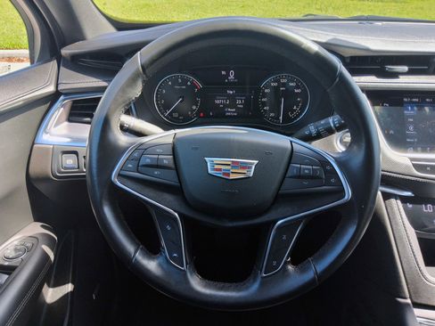 Used 2023 Cadillac XT5 Luxury FWD image 8