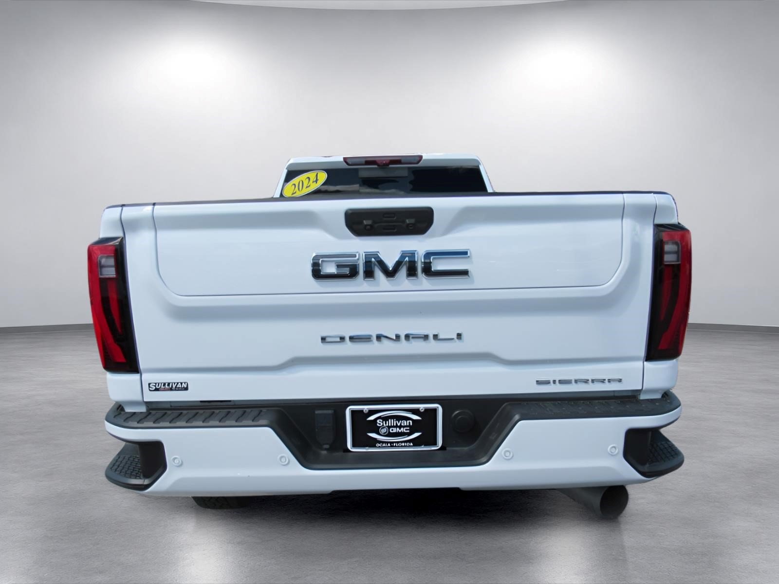 Used 2024 GMC Sierra 3500 Denali Ultimate AWD/4WD image 6