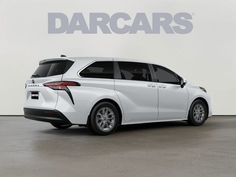 New 2026 Toyota Sienna LE image 14