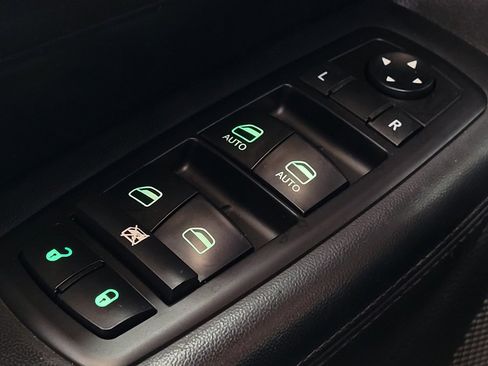 Used 2020 Jeep Grand Cherokee Limited w/ Luxury Group II image 27