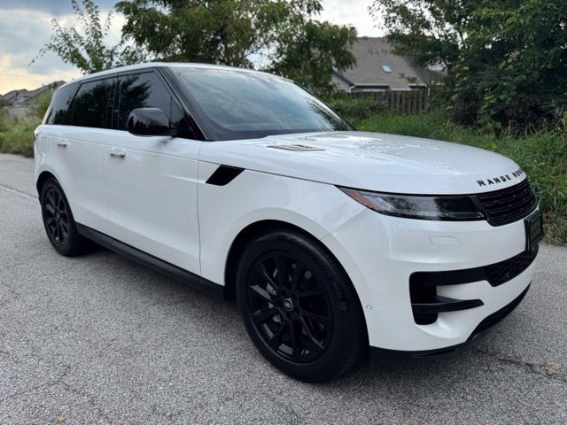 Used 2025 Land Rover Range Rover Sport SE AWD/4WD image 4