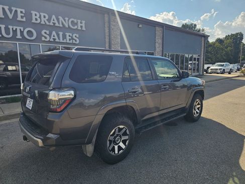 Used 2020 Toyota 4Runner TRD Off-Road AWD/4WD image 2