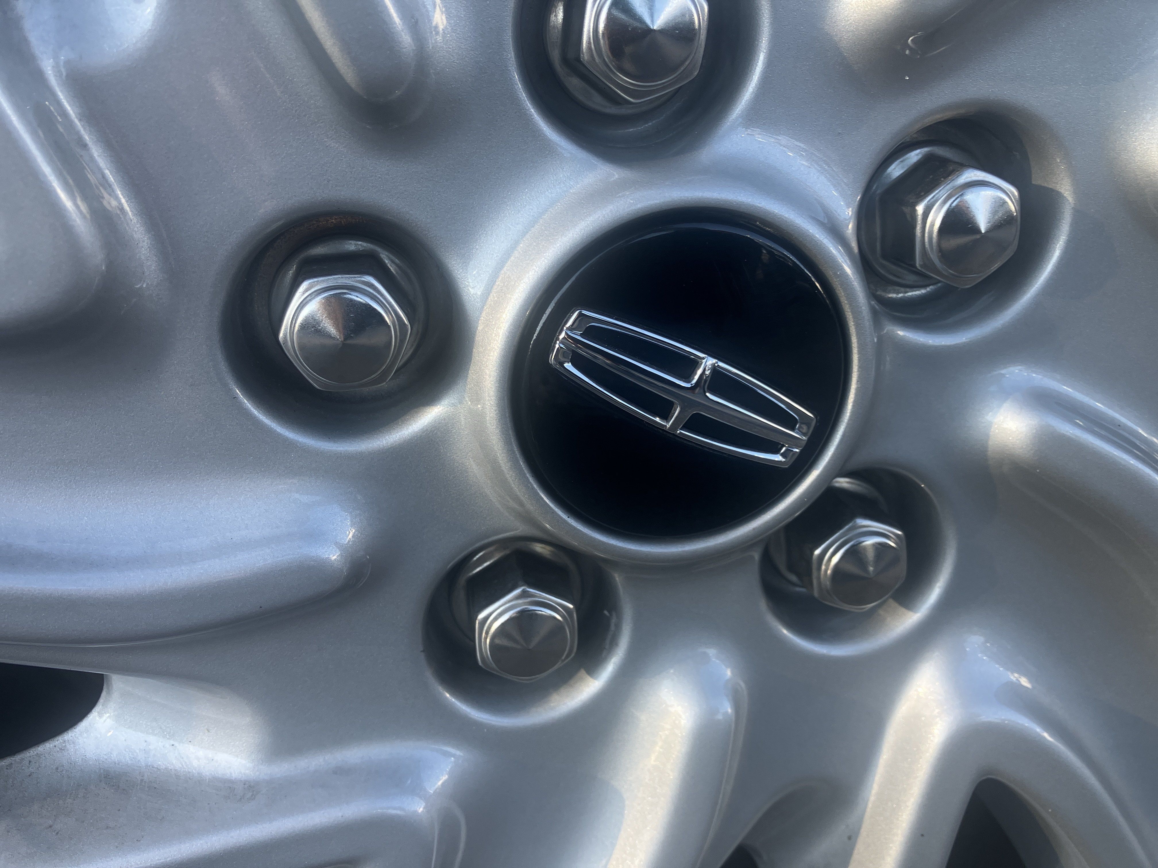 Used 2023 Lincoln Corsair AWD image 9