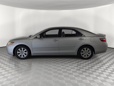 Used 2009 Toyota Camry Hybrid FWD image 2