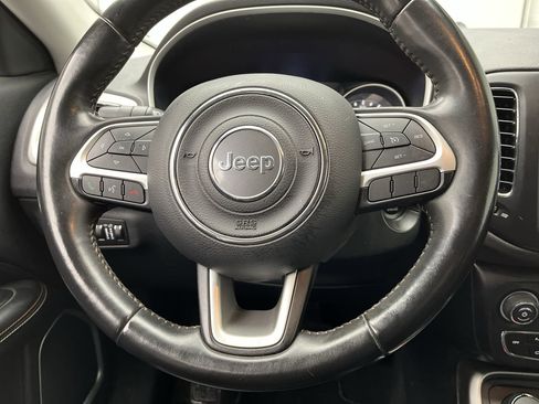 Used 2019 Jeep Compass Latitude AWD/4WD image 13