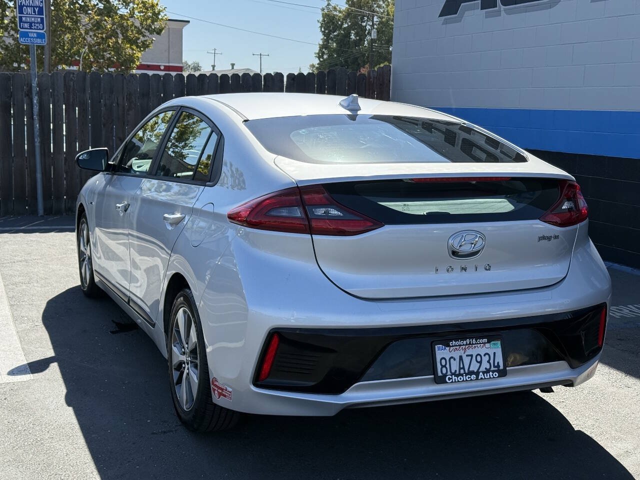Used 2018 Hyundai Ioniq Plug-In Hybrid FWD image 6