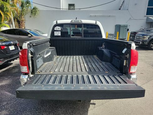 Used 2017 Toyota Tacoma SR5 image 15