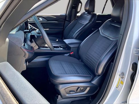 Used 2026 Ford Explorer ST-Line w/ ST-Line Street Pack RWD image 8