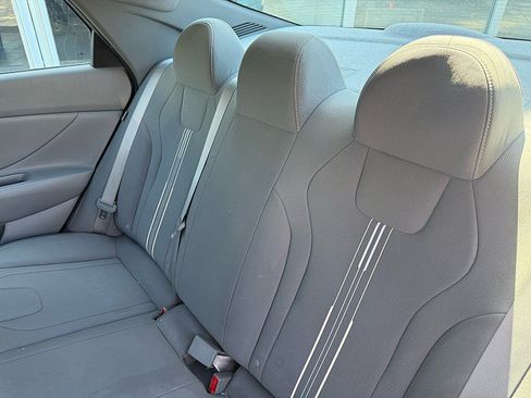 Used 2024 Hyundai Elantra SEL FWD image 19