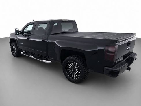 Used 2017 Chevrolet Silverado 1500 LT w/ All Star Edition AWD/4WD image 7