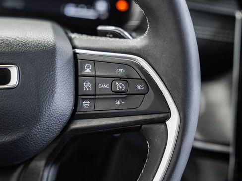 Certified 2024 Jeep Grand Cherokee L Limited w/ Luxury Tech Group II image 31