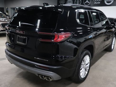 Used 2026 GMC Acadia Elevation w/ Elevation Premium Package FWD image 5