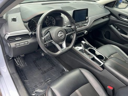 Used 2024 Nissan Altima 2.5 SR FWD image 10