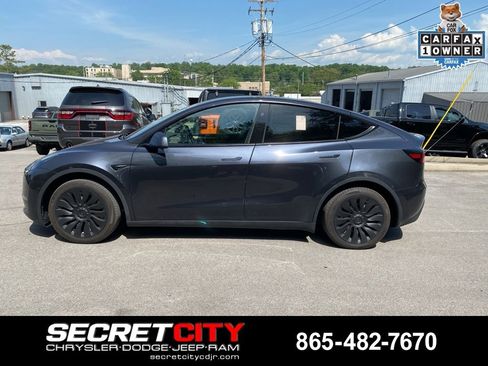 Used 2024 Tesla Model Y Long Range AWD/4WD image 8