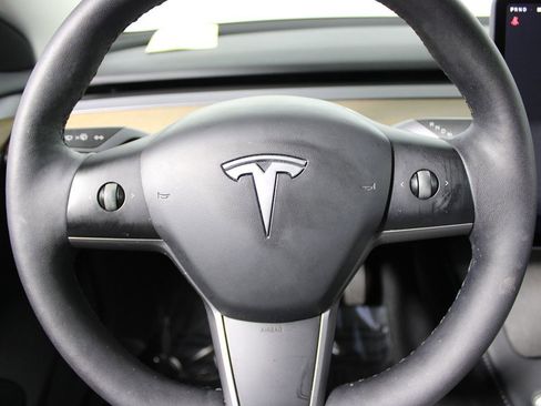Used 2023 Tesla Model 3 Standard Range image 13