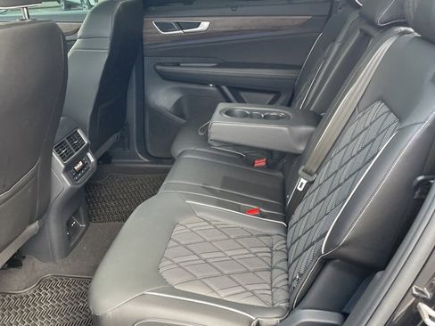 Used 2025 Volkswagen Atlas SEL Premium R-Line image 10