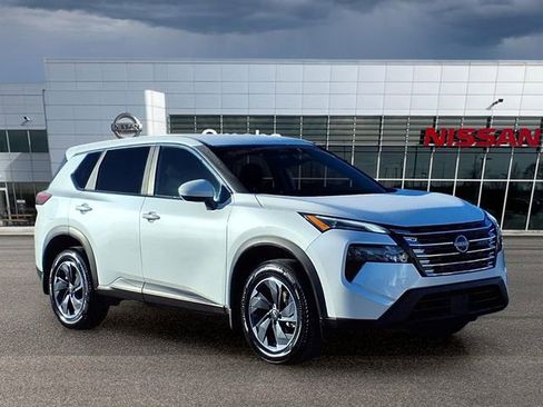 Certified 2026 Nissan Rogue SV image 1