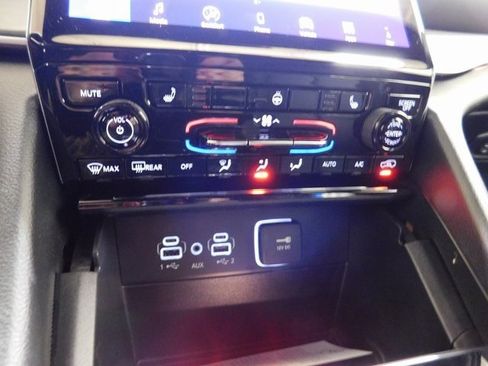 New 2025 Jeep Grand Cherokee L Limited w/ Black Appearance Package image 28