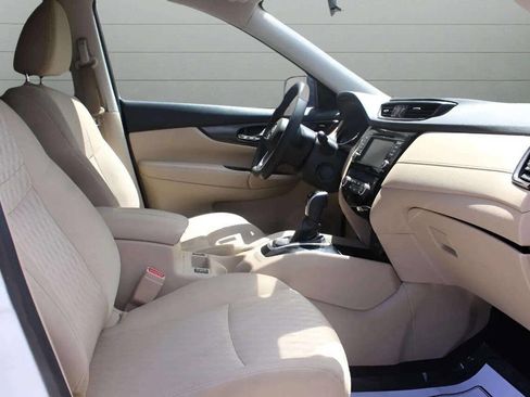 Used 2020 Nissan Rogue SV image 25