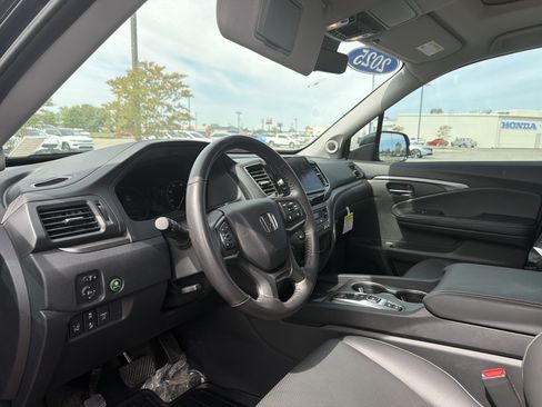 Certified 2025 Honda Ridgeline RTL image 7