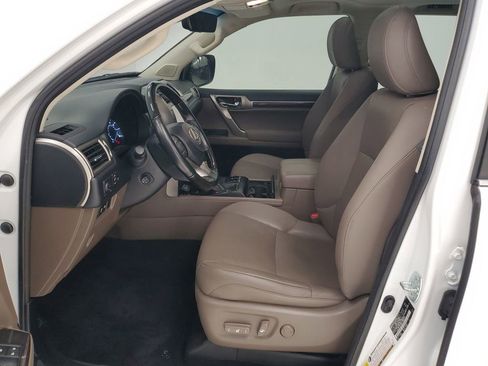 Used 2020 Lexus GX 460 Premium w/ Premium Package image 13