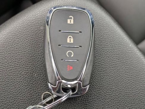 Used 2024 Chevrolet Trax RS image 27