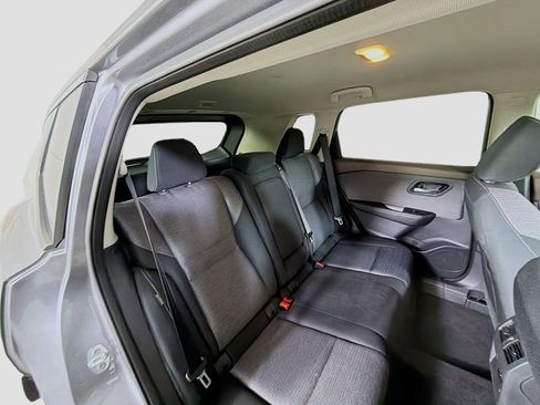 Used 2022 Nissan Rogue SV image 27