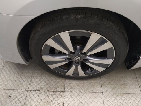 Used 2019 Nissan Sentra SL image 31