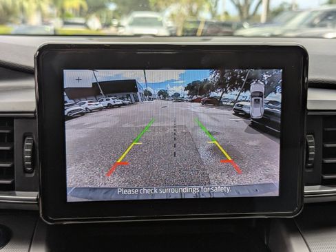 Used 2022 Ford Explorer XLT w/ Equipment Group 202A image 24