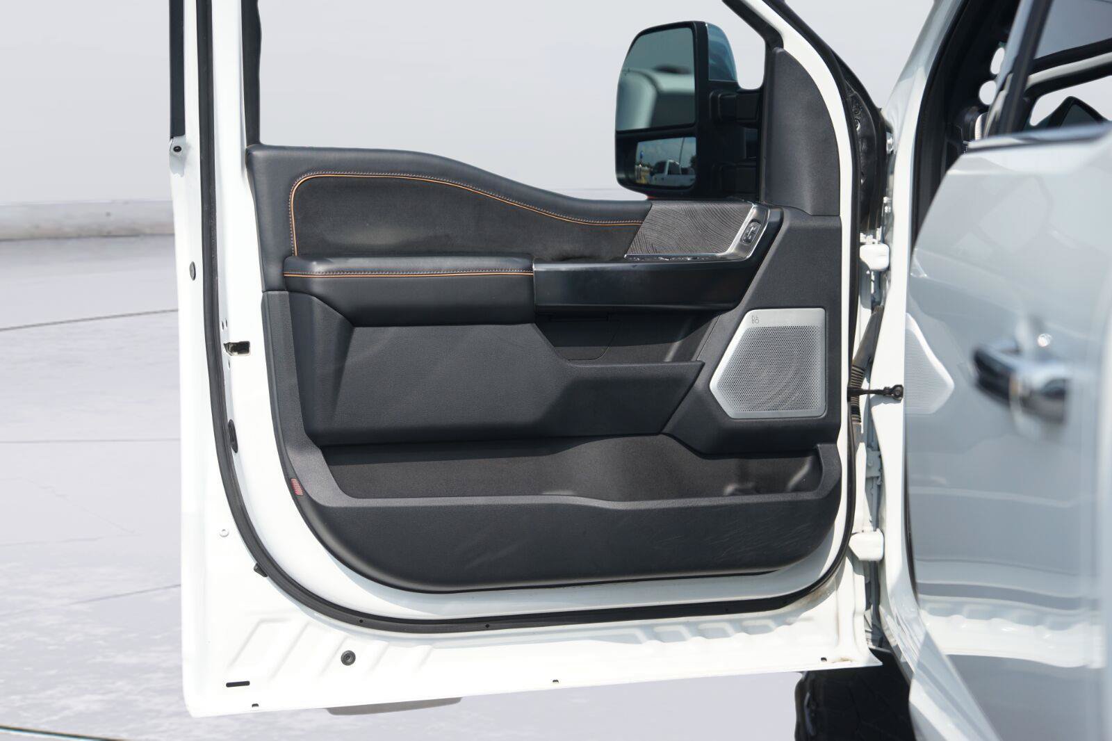 Used 2024 Ford F350 Platinum AWD/4WD image 30