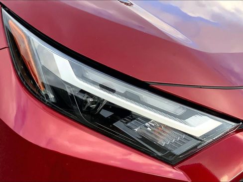 Used 2025 Toyota RAV4 XLE FWD image 27