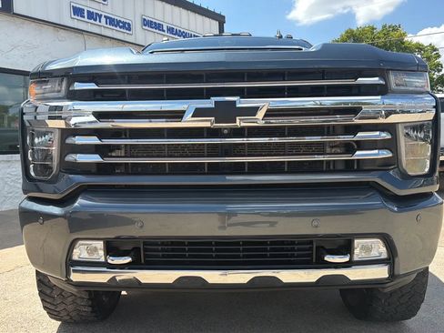 Used 2020 Chevrolet Silverado 2500 High Country w/ Technology Package AWD/4WD image 6