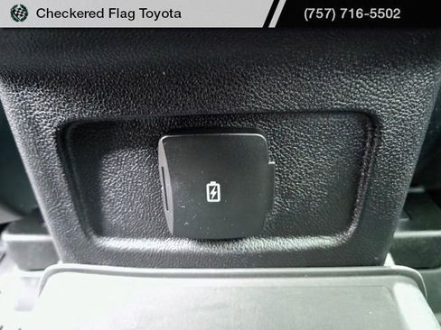 Used 2022 Lincoln Corsair Standard w/ Premium Package image 39