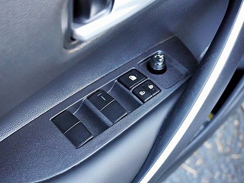 Used 2025 Toyota Corolla SE image 22