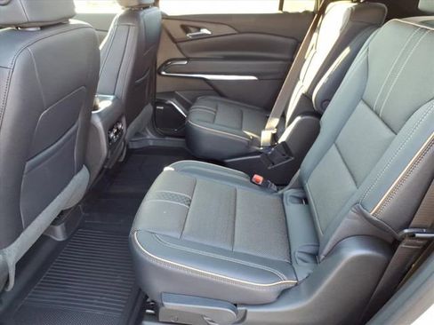 New 2026 Chevrolet Traverse High Country w/ LPO, Floor Liner Package AWD/4WD image 8