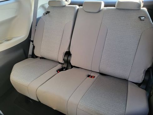 Used 2024 Toyota Sienna LE FWD image 24
