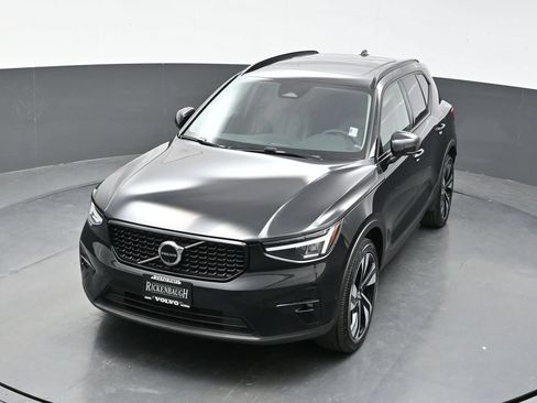 Used 2024 Volvo XC40 B5 Plus w/ Protection Package Premier AWD/4WD image 33