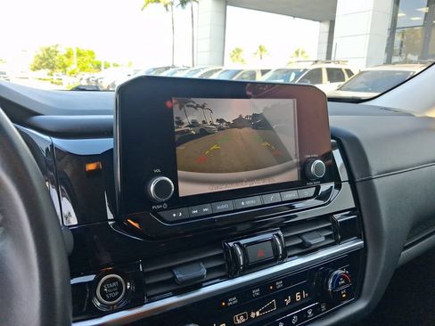 Used 2024 Nissan Pathfinder SV FWD image 26