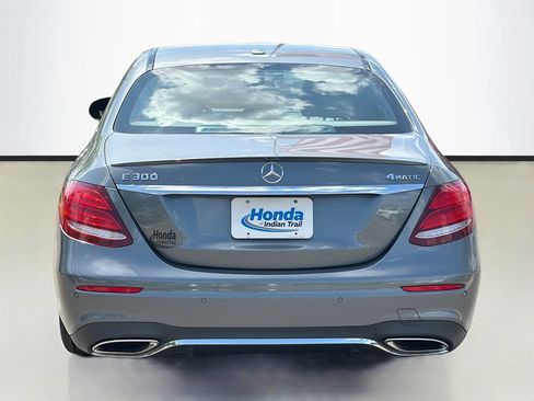 Used 2017 Mercedes-Benz E 300 4MATIC image 6