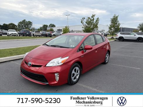 Used 2015 Toyota Prius Four FWD image 1