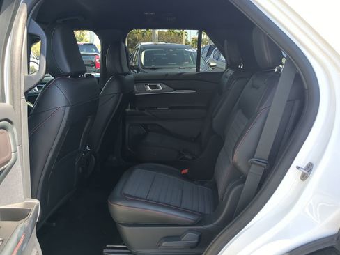 Certified 2025 Ford Explorer ST-Line w/ Premium Package image 14