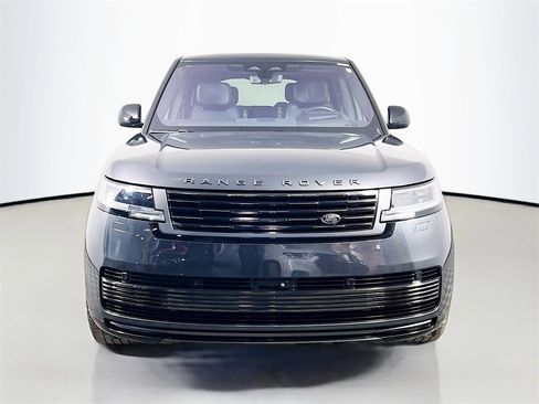 Used 2023 Land Rover Range Rover SV image 2